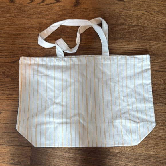 NWT Sezane Chicago tote. - Picture 2 of 2